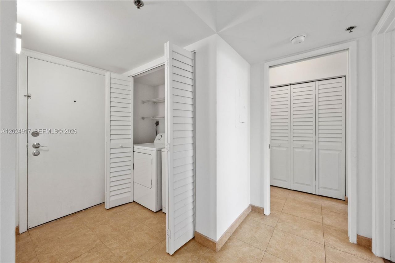19501 E Country Club Dr , Unit 9508, Aventura, FL 33180 Photo