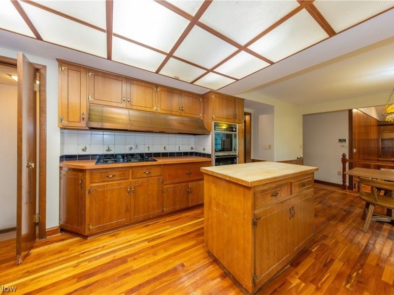 25001 Letchworth Road, Beachwood, OH 44122 Photo 10