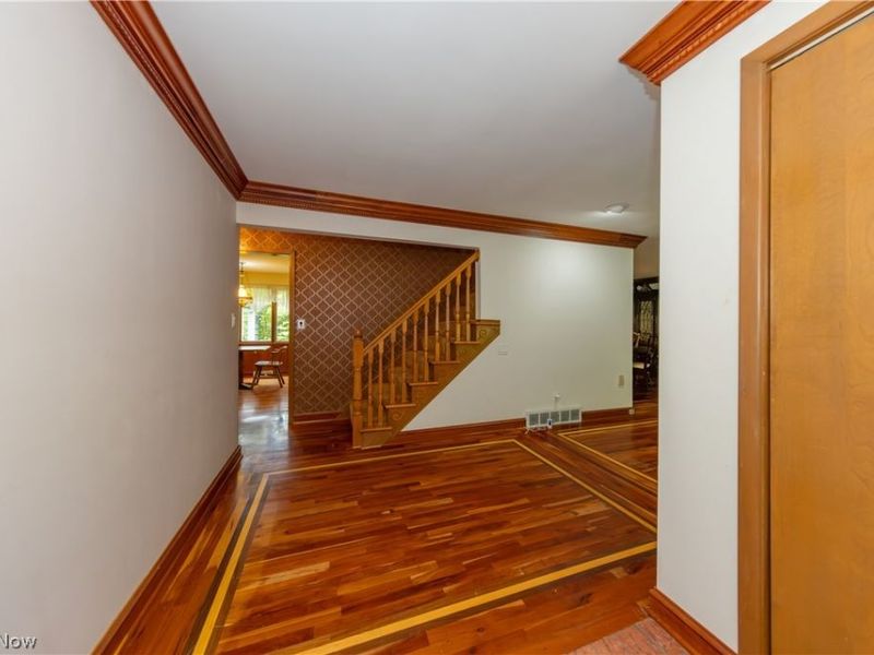 25001 Letchworth Road, Beachwood, OH 44122 Photo 2