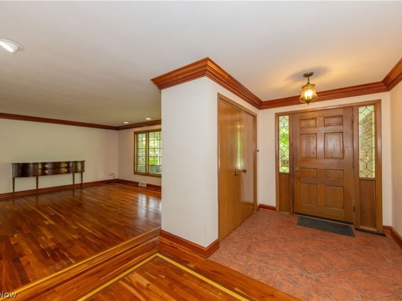 25001 Letchworth Road, Beachwood, OH 44122 Photo 3