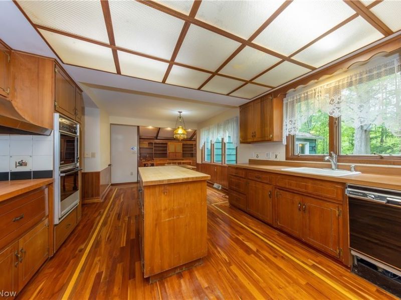 25001 Letchworth Road, Beachwood, OH 44122 Photo 9