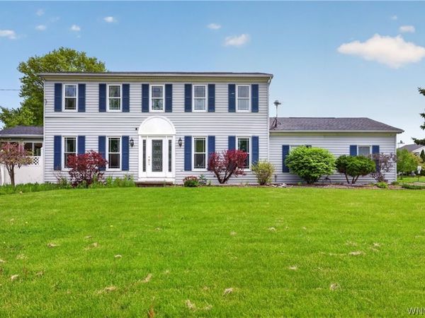 1995 Creekside Drive , Grand Island, NY 14072