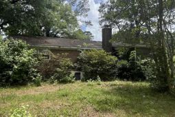 2428 Spring Garden Street photo 4