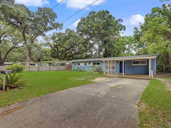 104 St Regis Dr, Pensacola, FL 32505