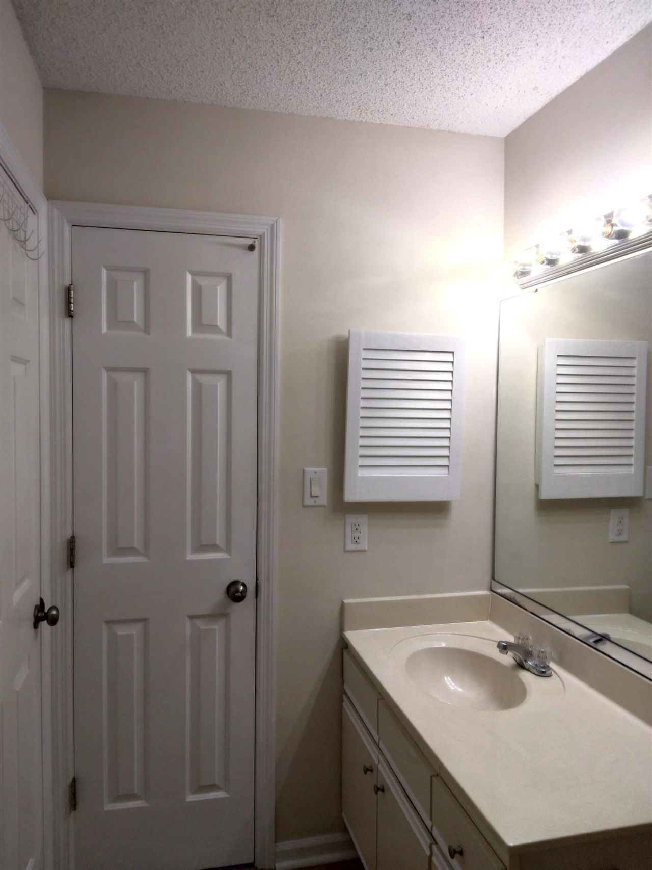 4357 Spa Dr. Photo 20
