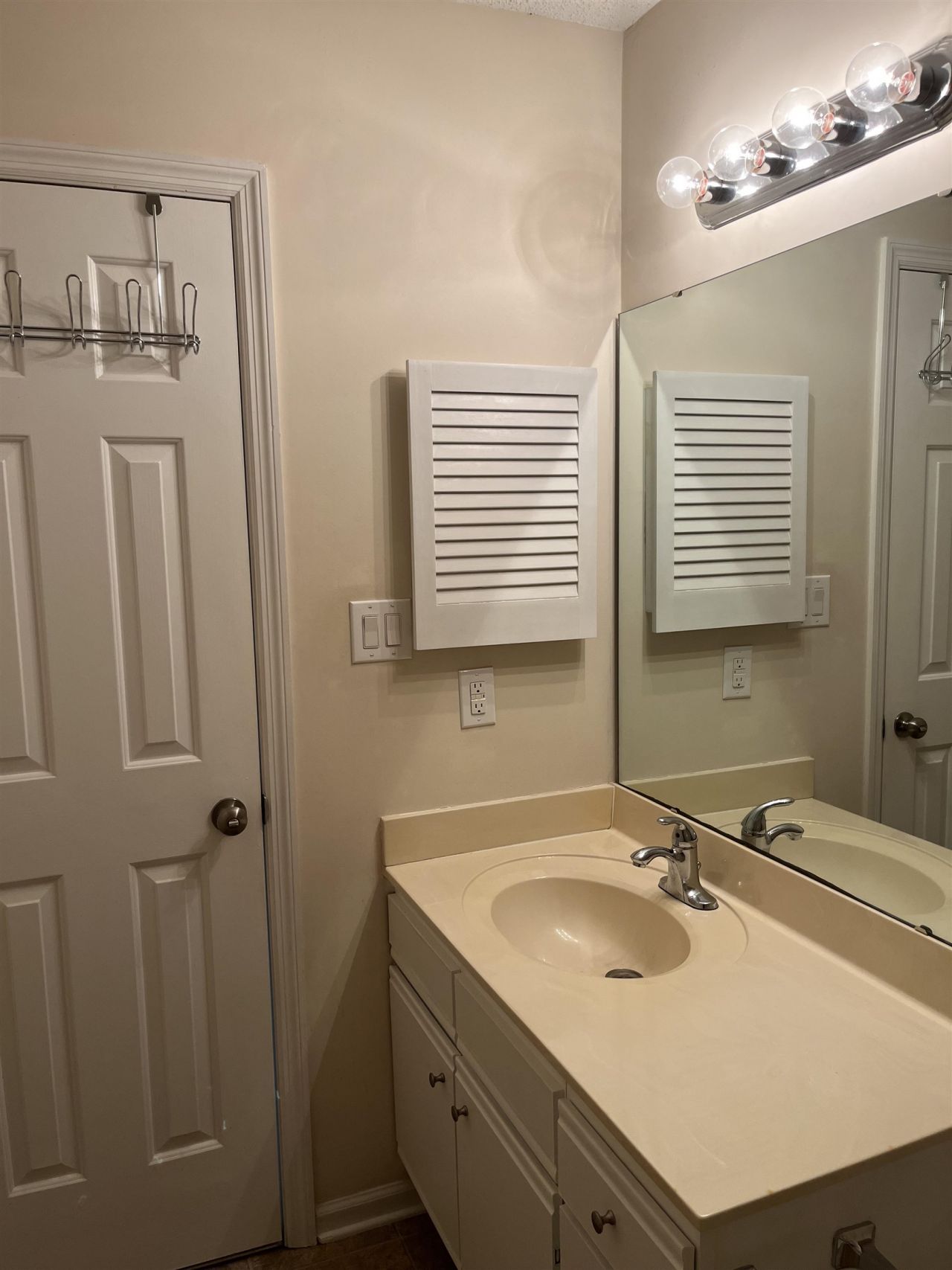 4357 Spa Dr. Photo 47