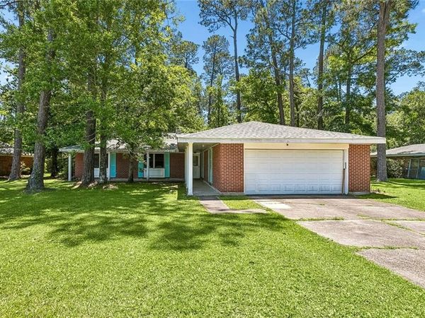 113 W PINEWOOD Drive , Slidell, LA 70458