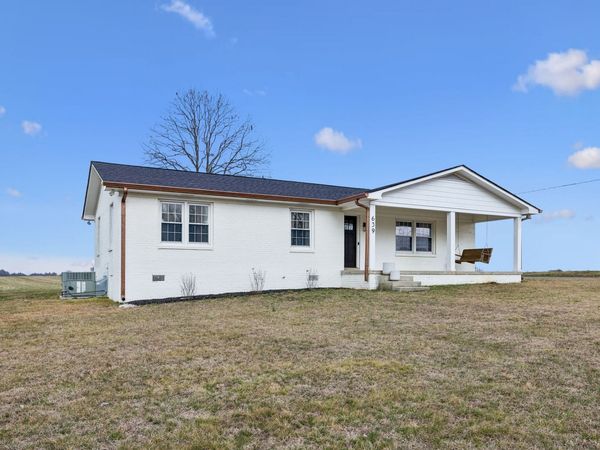 639 Four Seasons Rd , Smithville, TN 37166
