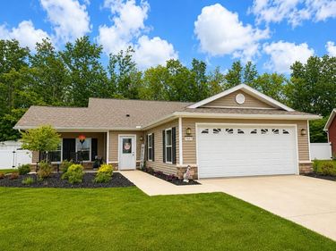 1667 Arrow Dr, Ashland, OH 44805