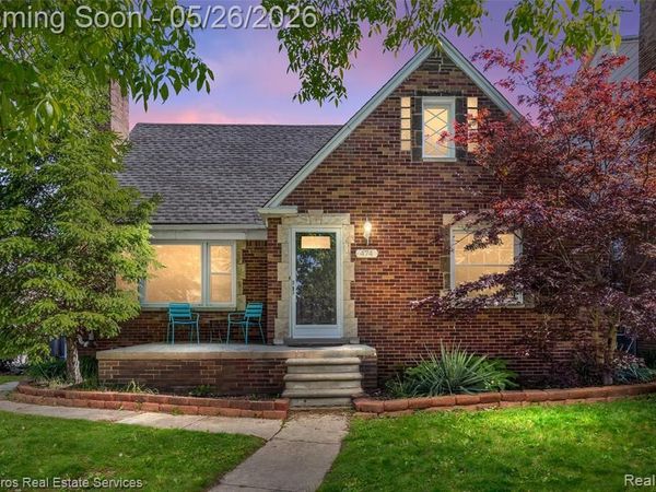 474 Madison Street, Grosse Pointe Farms, MI 48236