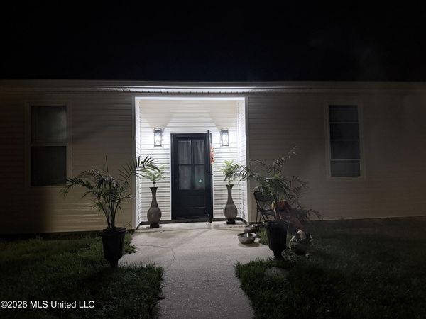 6043 Holly Drive, Bay Saint Louis, MS 39520