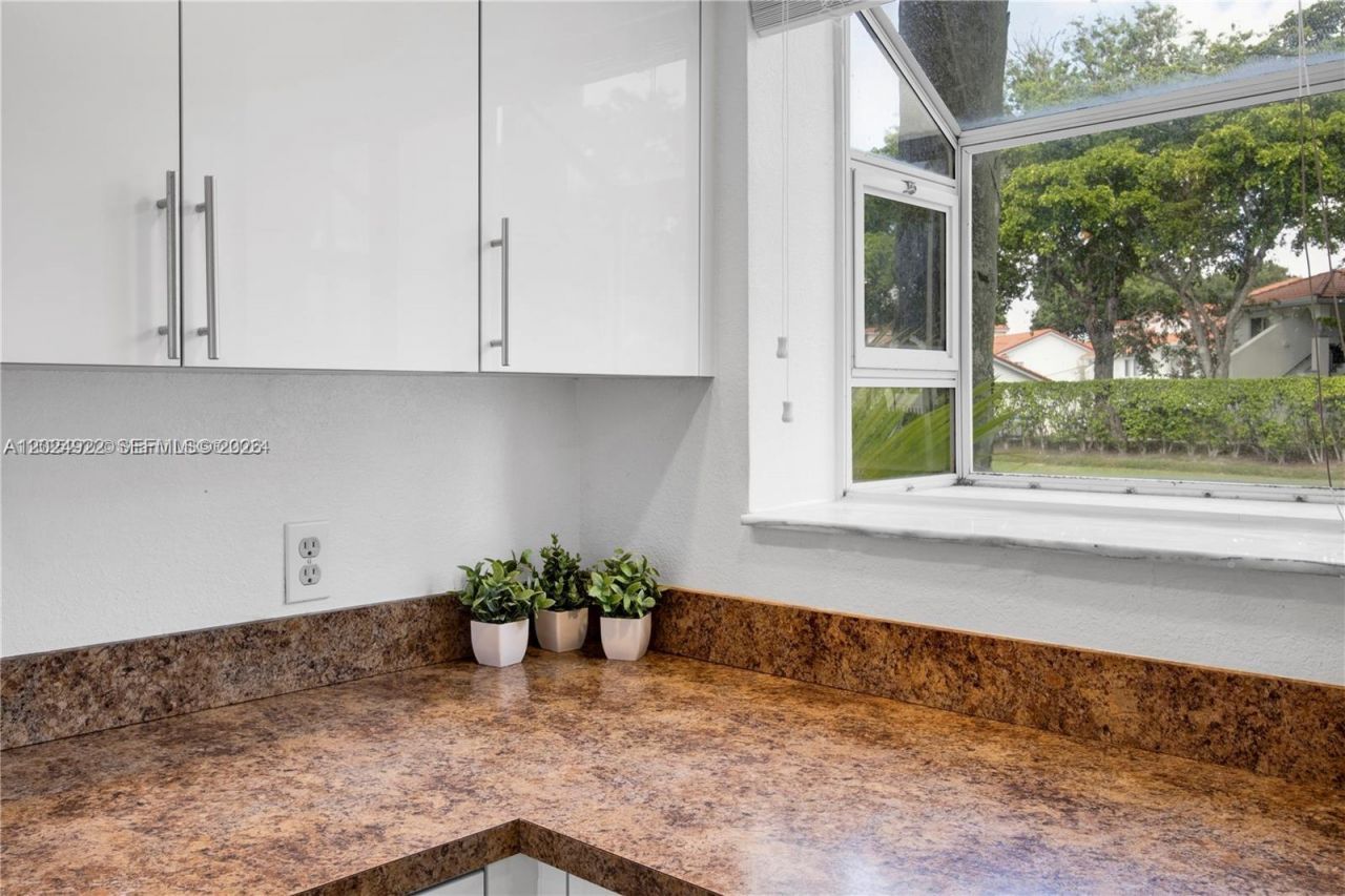 3420 N Pinewalk Dr N , Unit 717, Margate, FL 33063 Photo