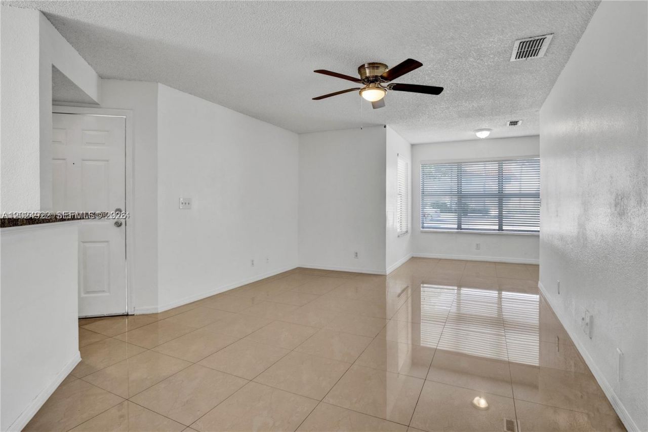3420 N Pinewalk Dr N , Unit 717, Margate, FL 33063 Photo