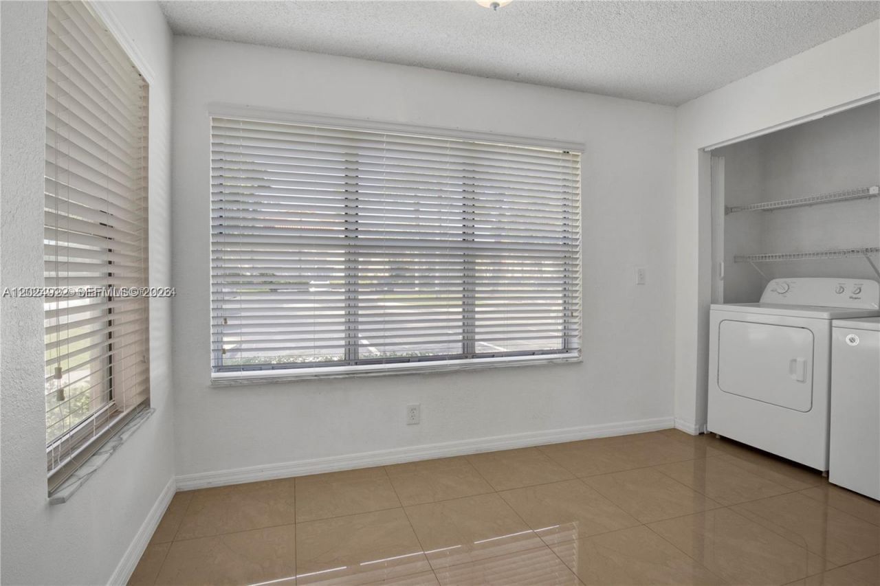 3420 N Pinewalk Dr N , Unit 717, Margate, FL 33063 Photo