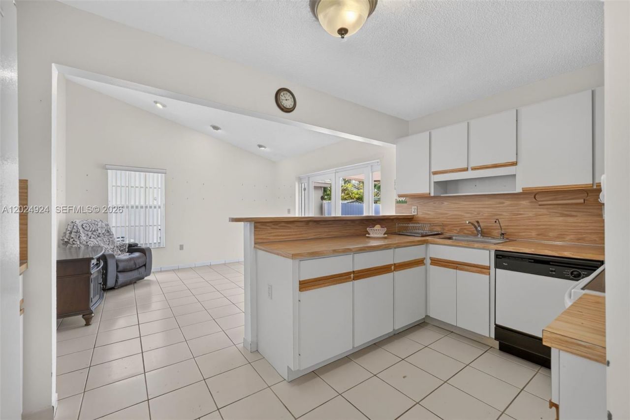 13440 SW 28th St, Miami, FL 33175 Photo