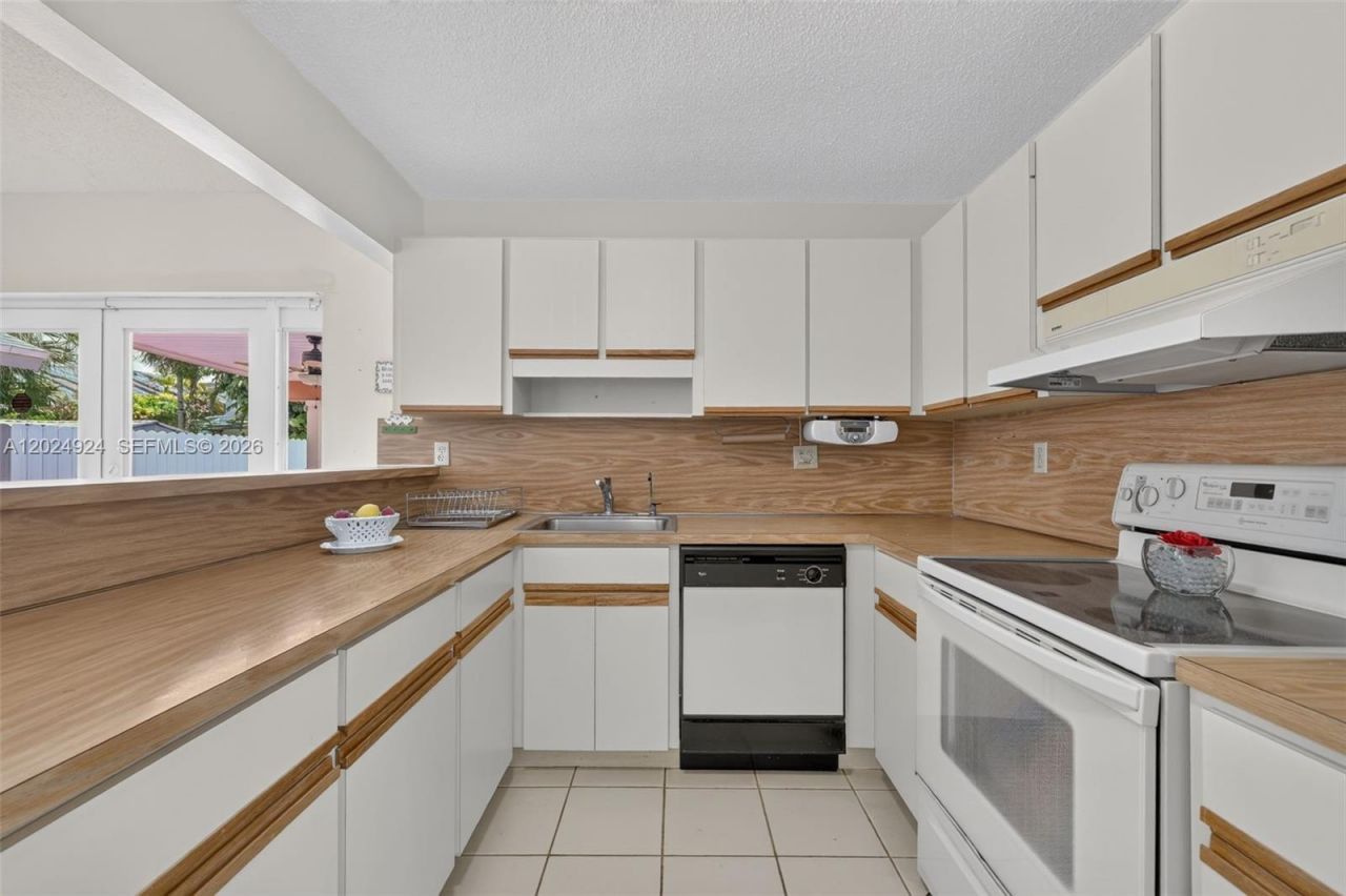 13440 SW 28th St, Miami, FL 33175 Photo
