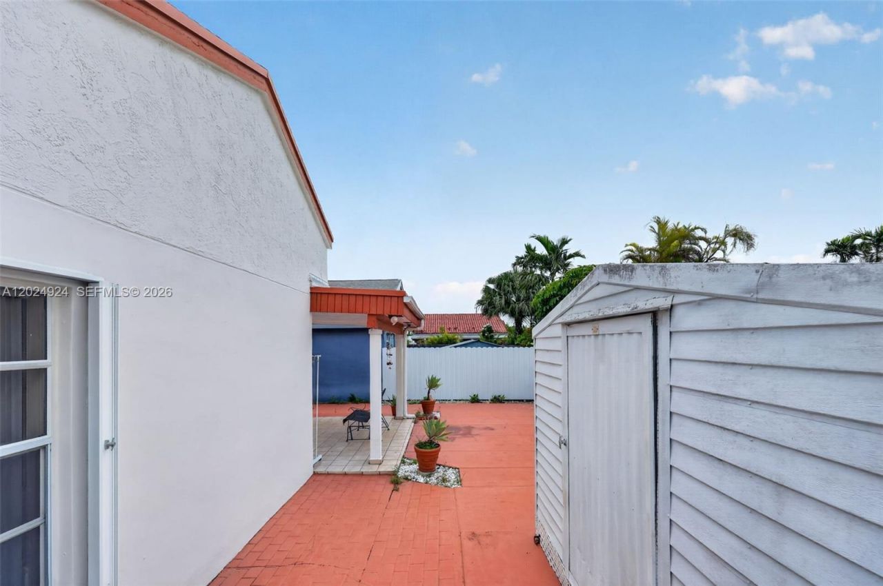 13440 SW 28th St, Miami, FL 33175 Photo