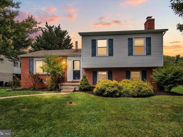 806 UNIONTOWN ROAD, WESTMINSTER, MD 21158