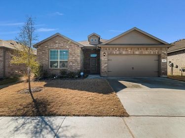 413 drowsy water Trail, Fort Worth, TX 76131
