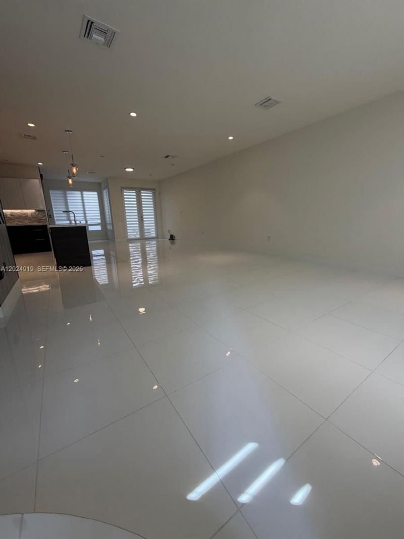 6311 NW 103rd Psge, Unit 6311, Doral, FL 33178 Photo