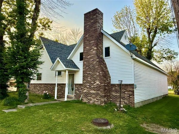 402 W Main Street , Shelbyville, MO 63469
