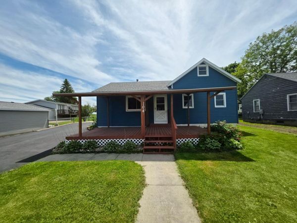 104 5th Street SW, Kasson, MN 55944