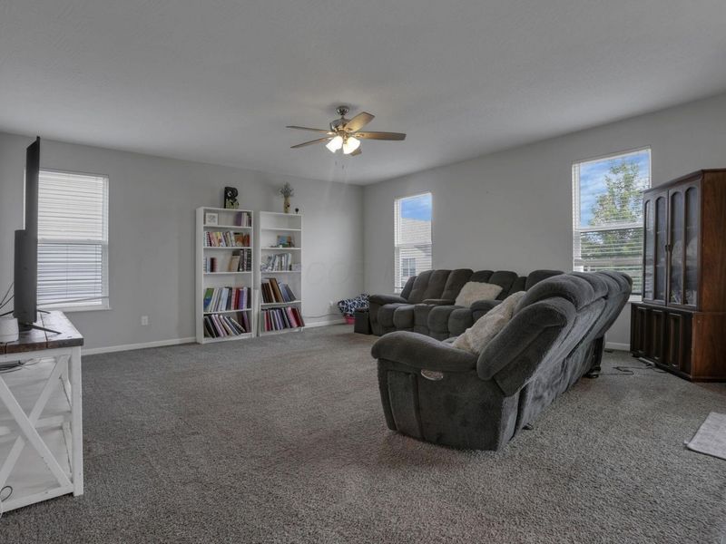 182 Old Bay Drive, Pataskala, OH 43062 Photo 5