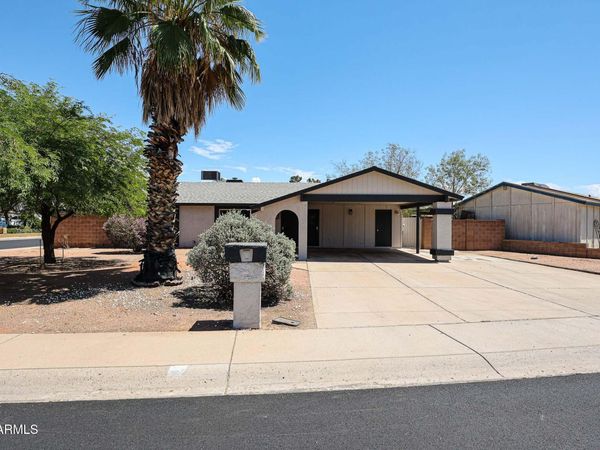 2602 E CHARLESTON Avenue, Phoenix, AZ 85032