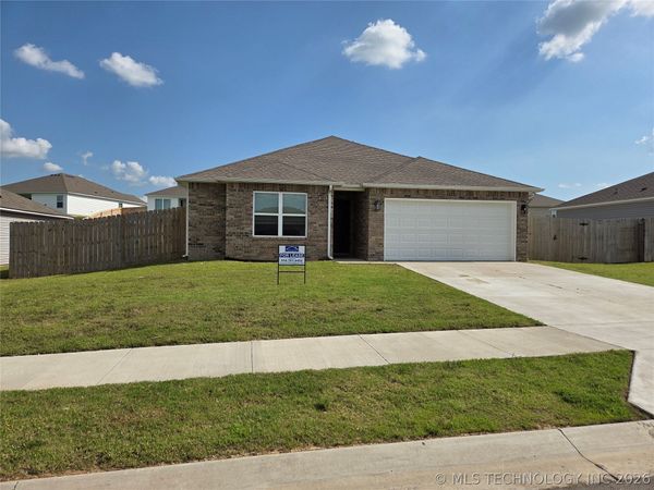 1011 W Odessa Road, Claremore, OK 74019