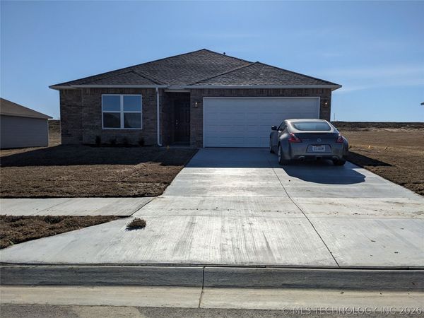 1011 W Odessa Road , Claremore, OK 74019