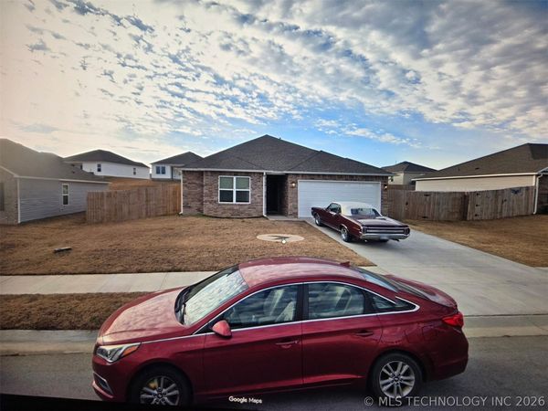 1011 W Odessa Road, Claremore, OK 74019