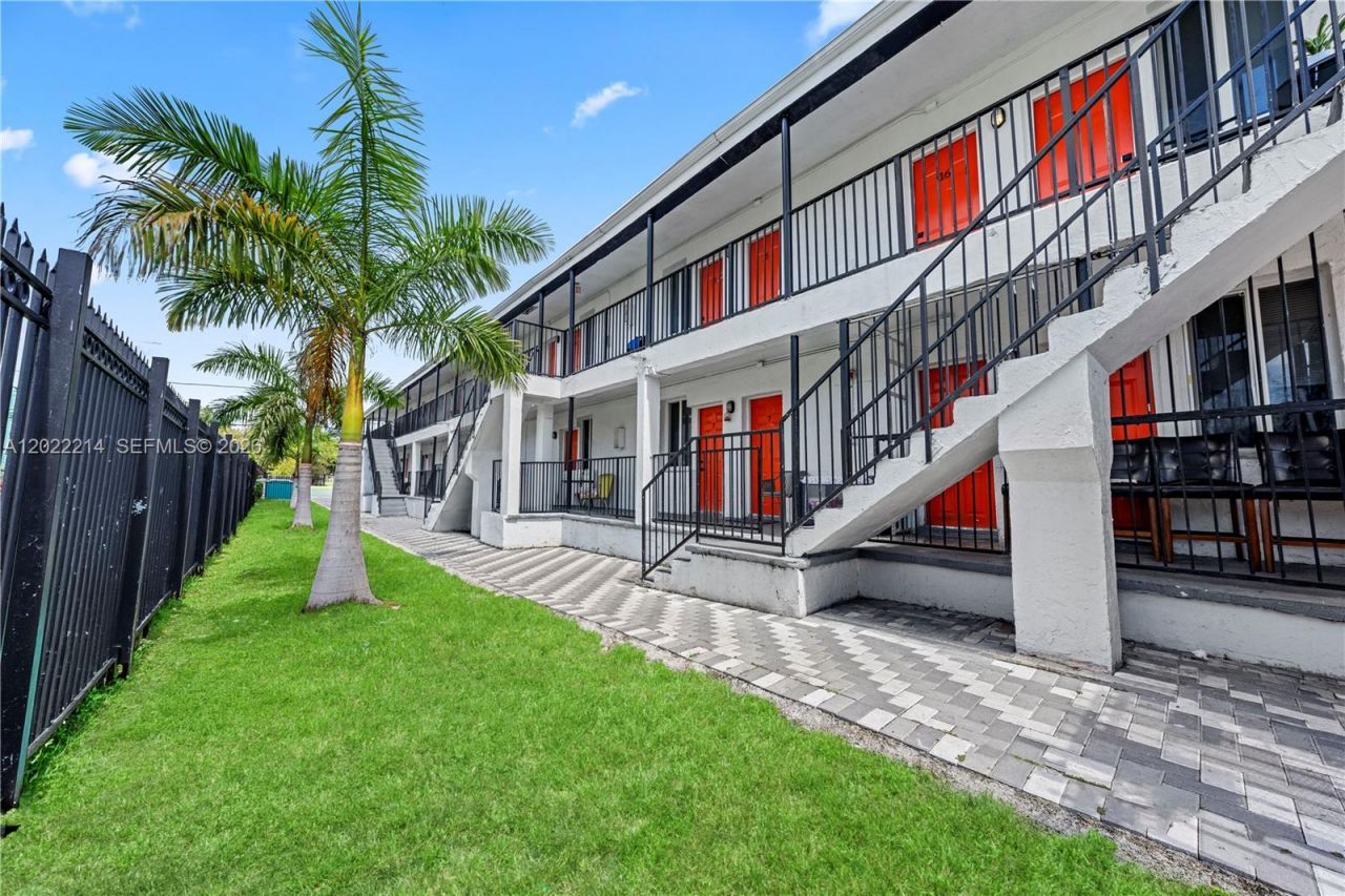 1829 NW 2nd Ct , Miami, FL 33136 Photo