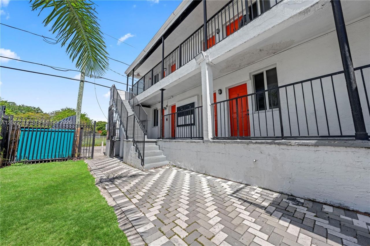 1829 NW 2nd Ct , Miami, FL 33136 Photo