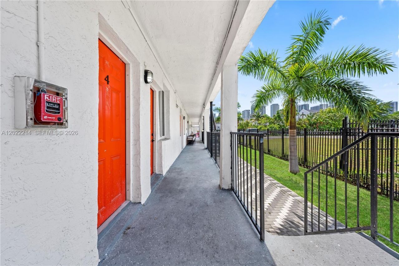 1829 NW 2nd Ct , Miami, FL 33136 Photo