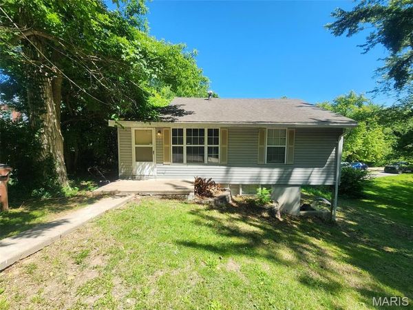 7551 Castro Drive , St Louis, MO 63135
