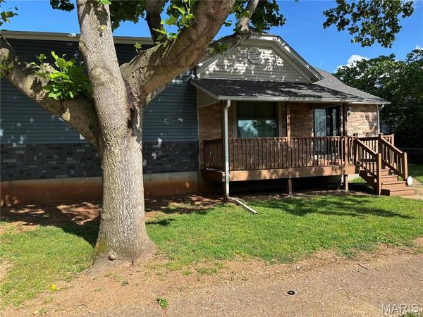 112 N White Oak Street , Desloge, MO 63601