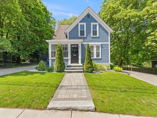 55 School St, Groveland, MA 01834