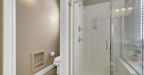 3001 Demartini Dr, Roseville, CA 95661 Photo