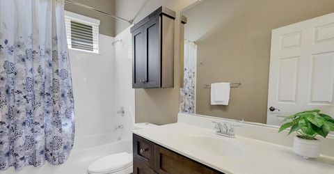 3001 Demartini Dr, Roseville, CA 95661 Photo