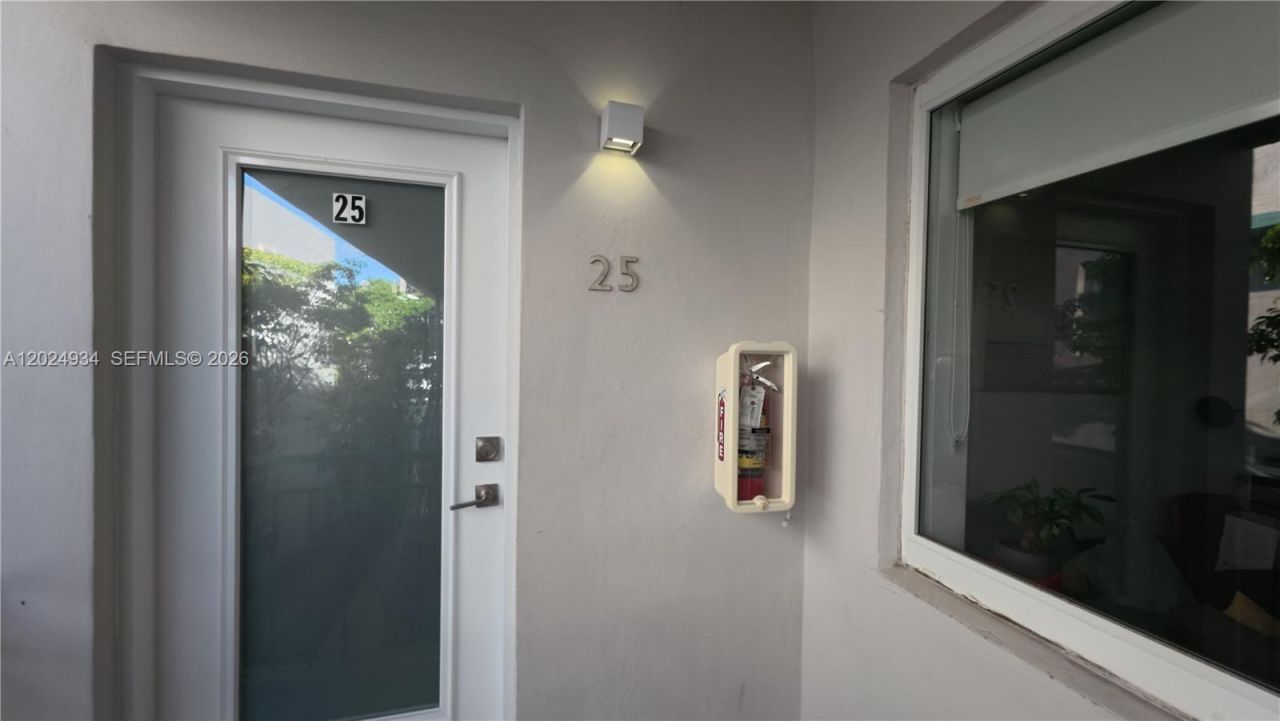 1035 Euclid Ave , Unit 25, Miami Beach, FL 33139 Photo