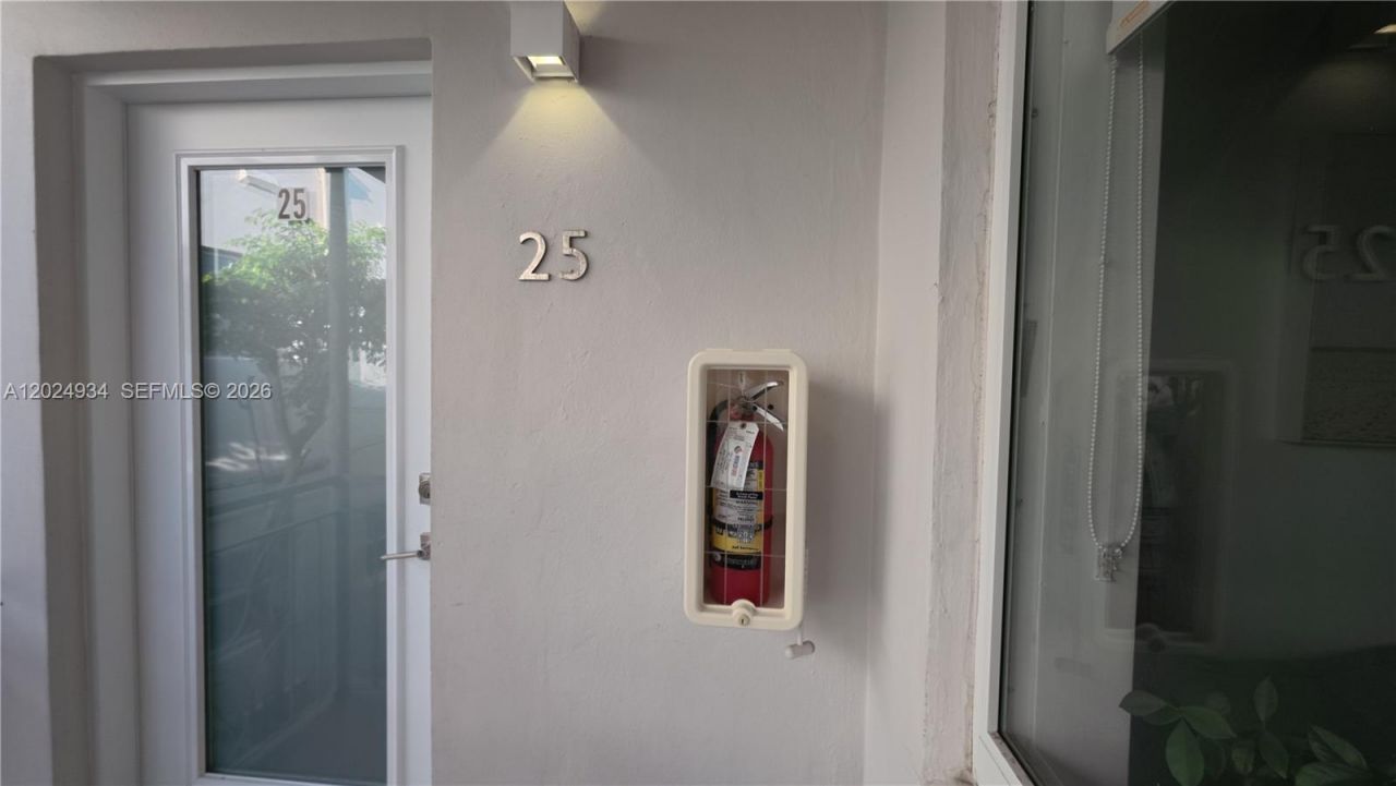 1035 Euclid Ave , Unit 25, Miami Beach, FL 33139 Photo