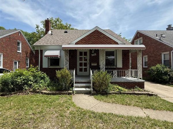 1746 N Denwood Street, Dearborn, MI 48128
