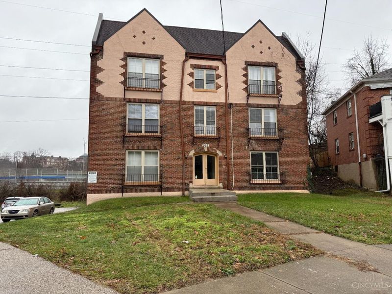 999 Cleveland Avenue, Cincinnati, OH 45229 Photo 1