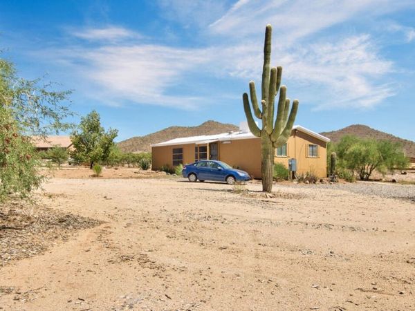 39805 N NEW RIVER Road, Phoenix, AZ 85086