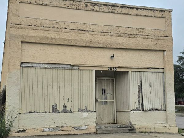 2638 W Southcross, San Antonio, TX 78211