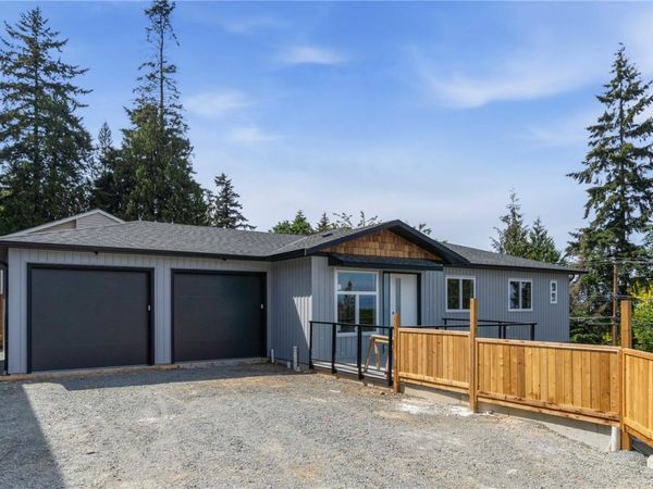 5311 Toms Trnabt , Unit 201, Nanaimo, BC V9T 5M9