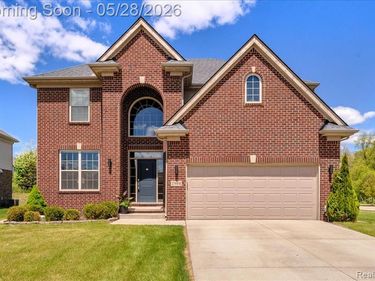 2904 Secret Way, Commerce Twp, MI 48390