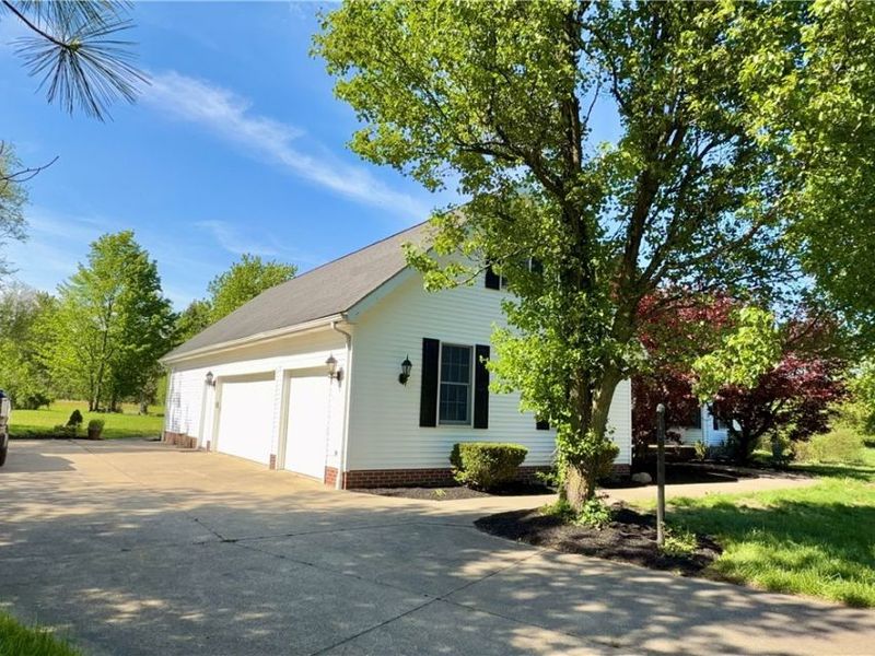 11379 Woodiebrook Road, Chardon, OH 44024 Photo 4