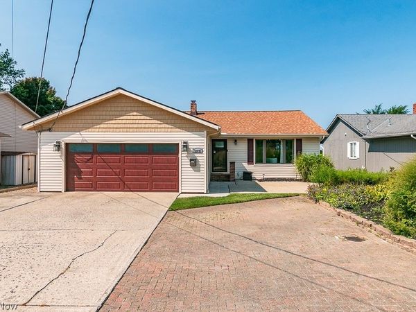 33091 Lake Shore Boulevard , Eastlake, OH 44095