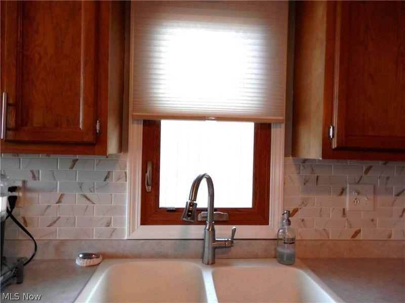 33091 Lake Shore Boulevard, Eastlake, OH 44095 Photo 9